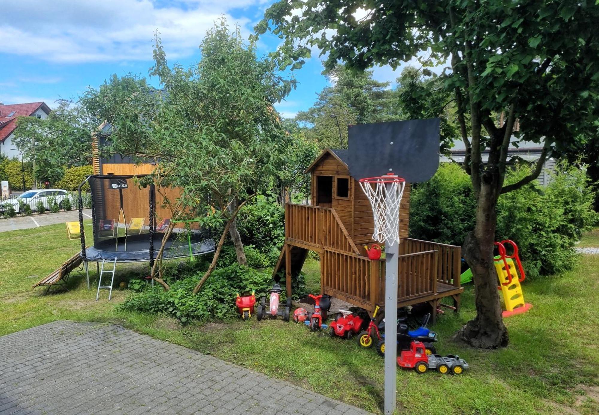 Noclegi U Loni- Pokoje Studio W Zacisznym Centrum Nad Morzem Z Parkingiem Pobierowo Exterior photo