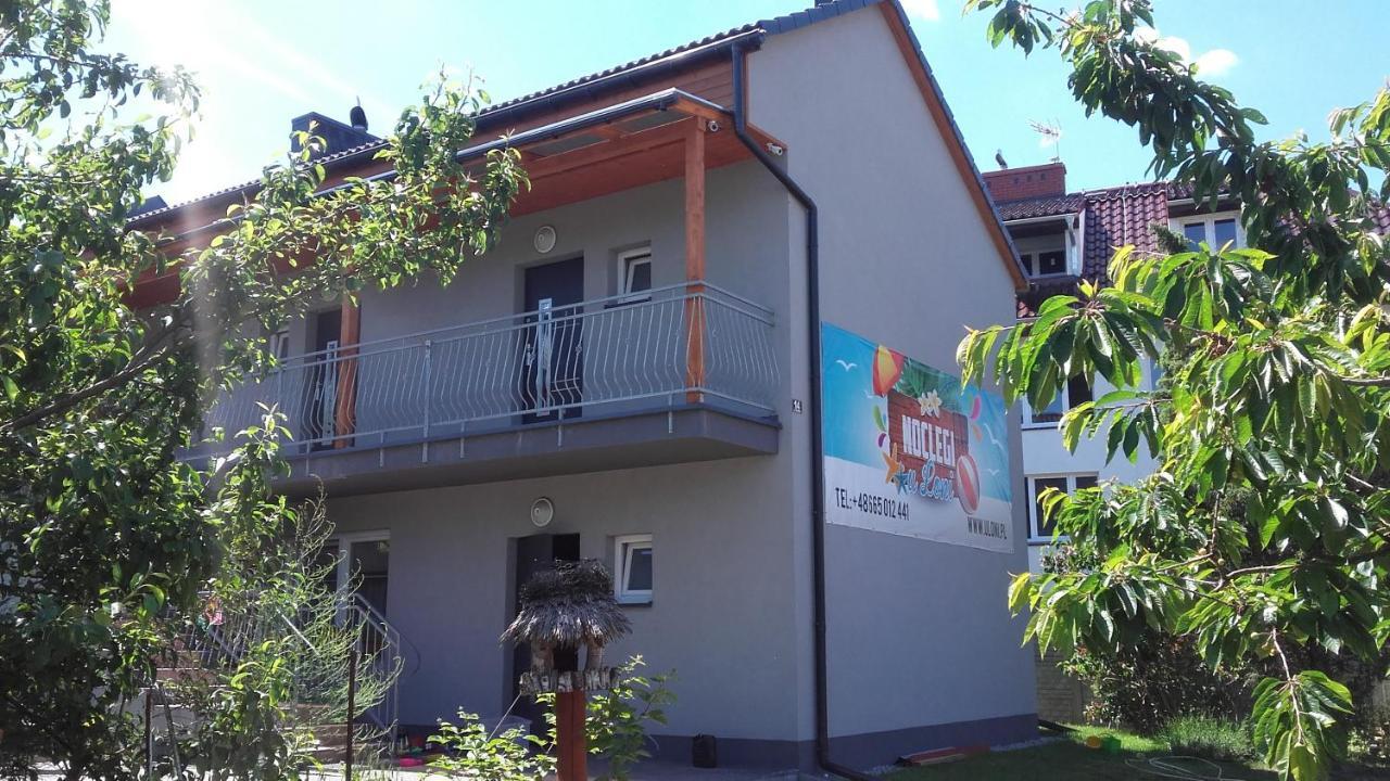 Noclegi U Loni- Pokoje Studio W Zacisznym Centrum Nad Morzem Z Parkingiem Pobierowo Exterior photo